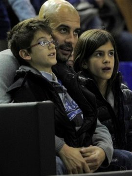 斯科尔斯女将的“仙女”睡颜，兼霸篮球赛场