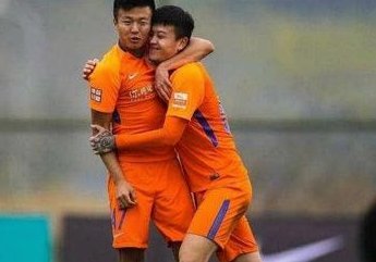 鲁能缺一个这样的后腰，，，能不能买个类似的