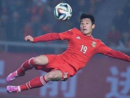 东体：从0-7到2-3，中国足球离战胜日本已越来越近