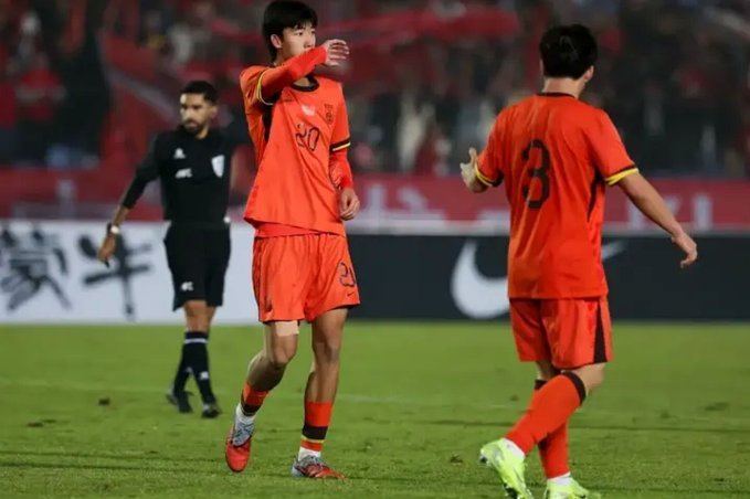 中国U17少年英雄闪击破门领先澳大利亚