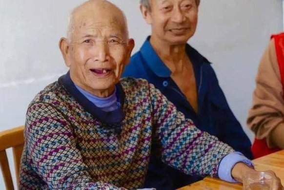 大家说说现在超龄是不是普遍现象？