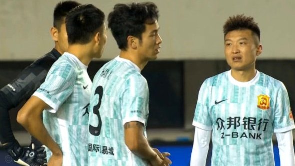 中超-两门将低级失误罗竞制胜球 英博2-1送海牛9连败
